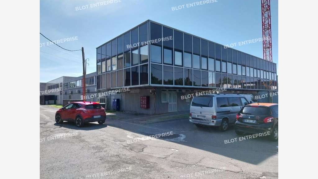 Vente locaux d'activités 1839m² à Nantes Chantenay