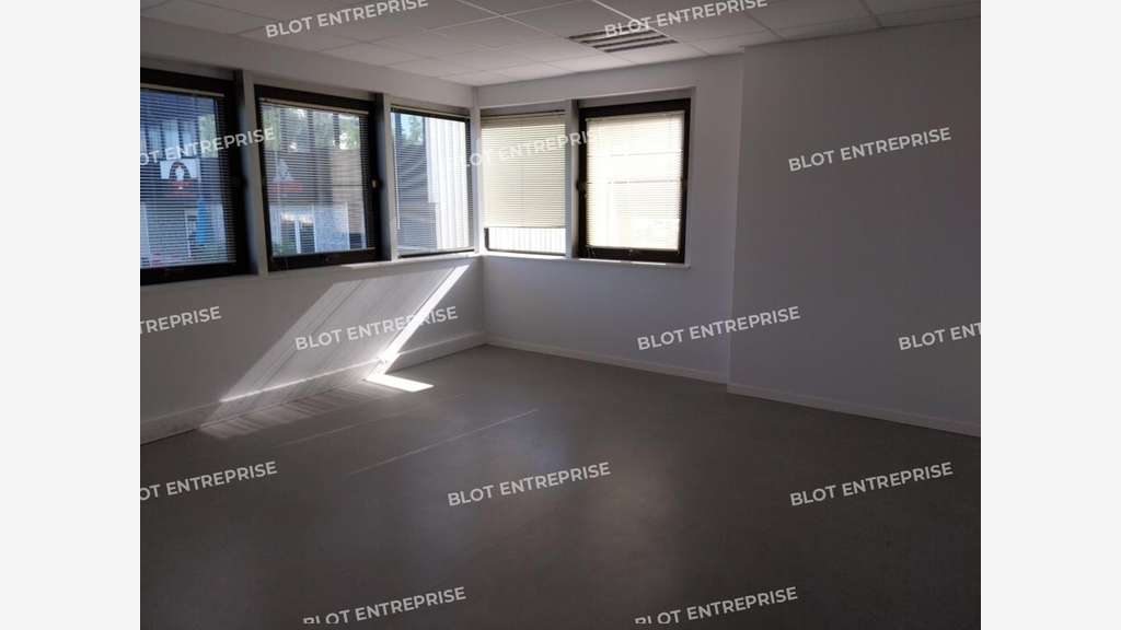 Vente locaux d'activités 1839m² à Nantes Chantenay
