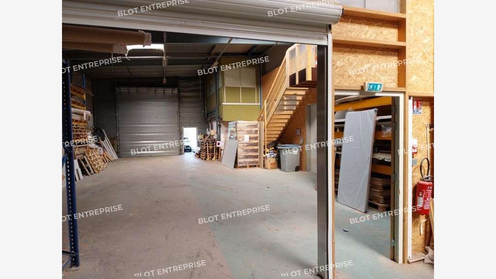 Vente locaux d'activités 1839m² à Nantes Chantenay