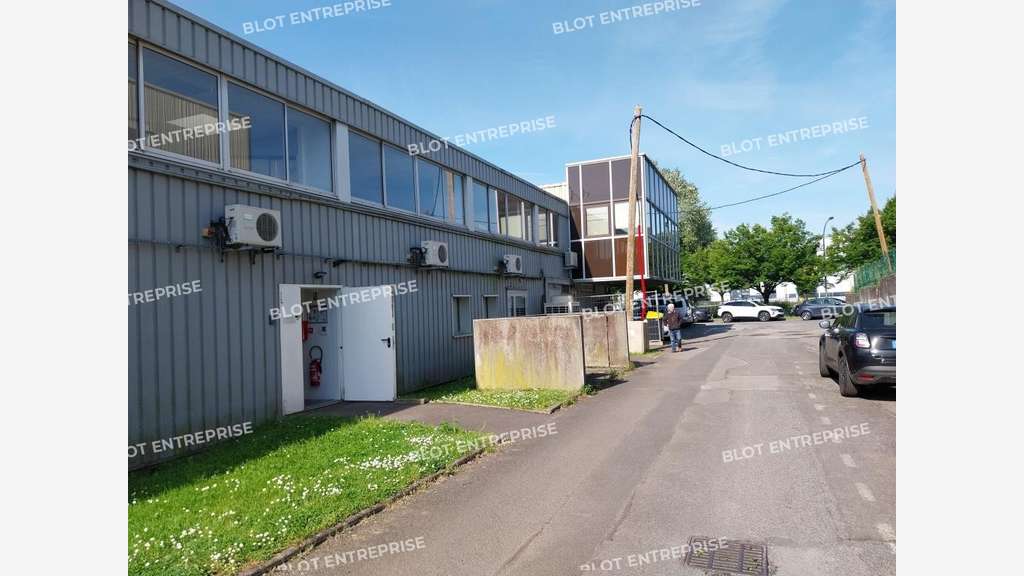 Vente locaux d'activités 1839m² à Nantes Chantenay