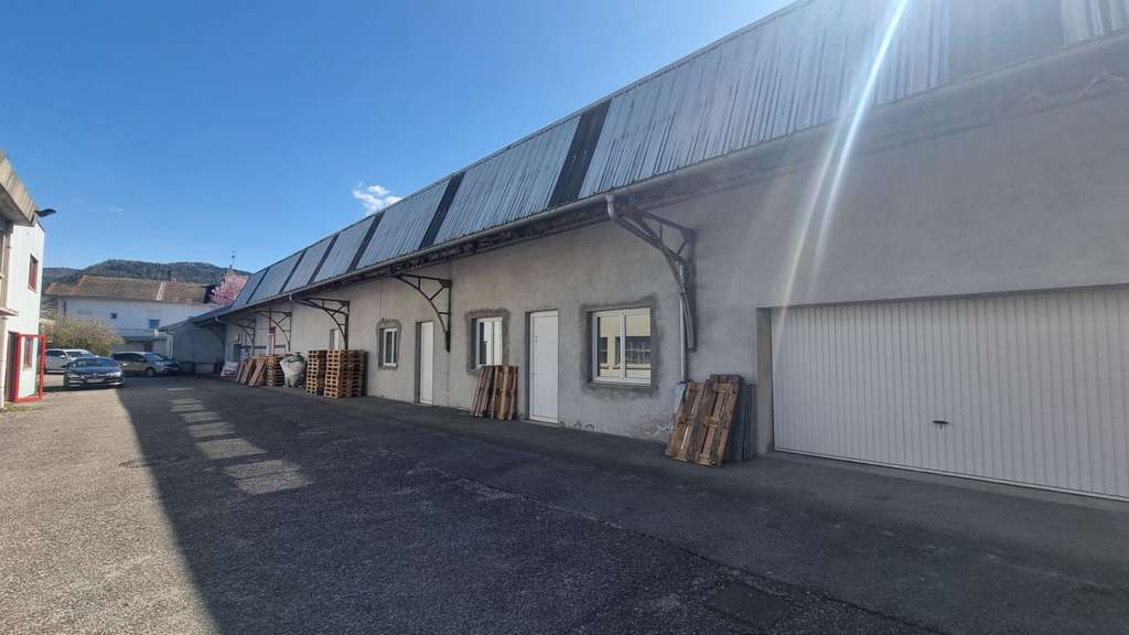 Vente local d'activité de 400m² à Oyonnax 