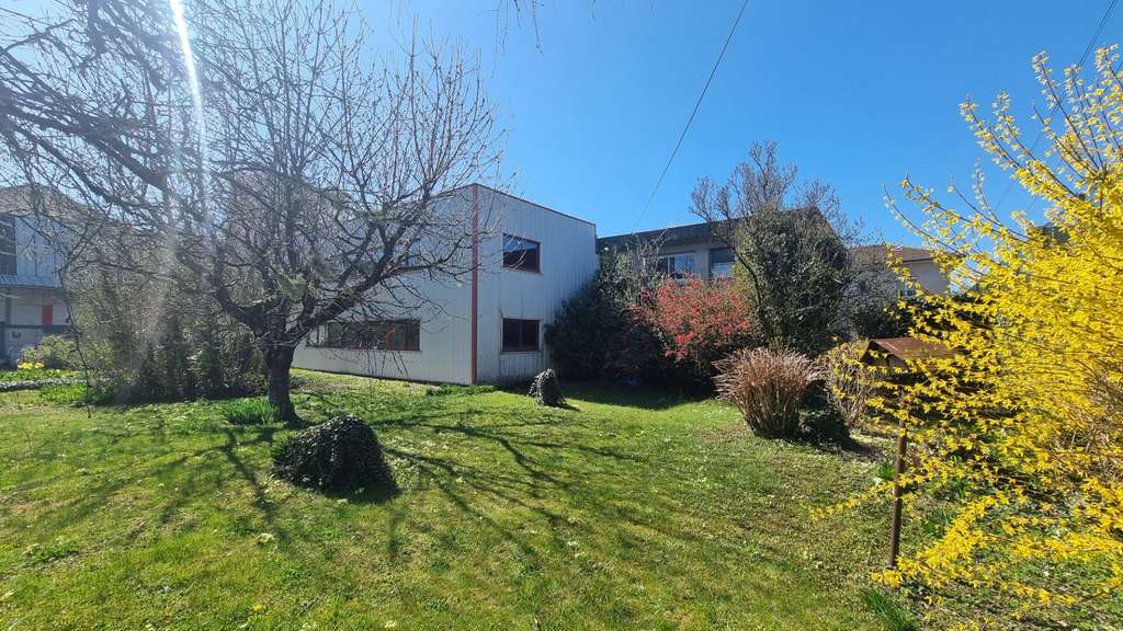 Vente local d'activité de 800m² à Oyonnax centre