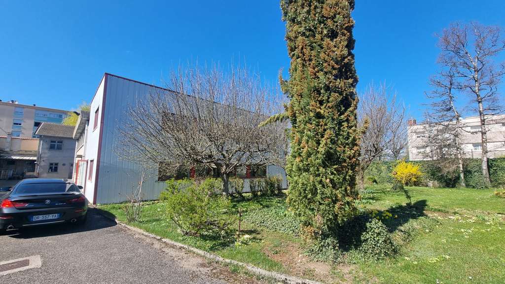 Vente local d'activité de 800m² à Oyonnax centre
