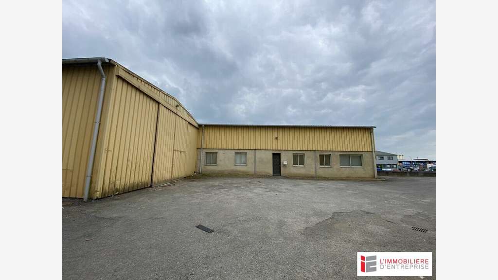 AV local 1000m² Saint-Jacques ZI Haie des Cognets