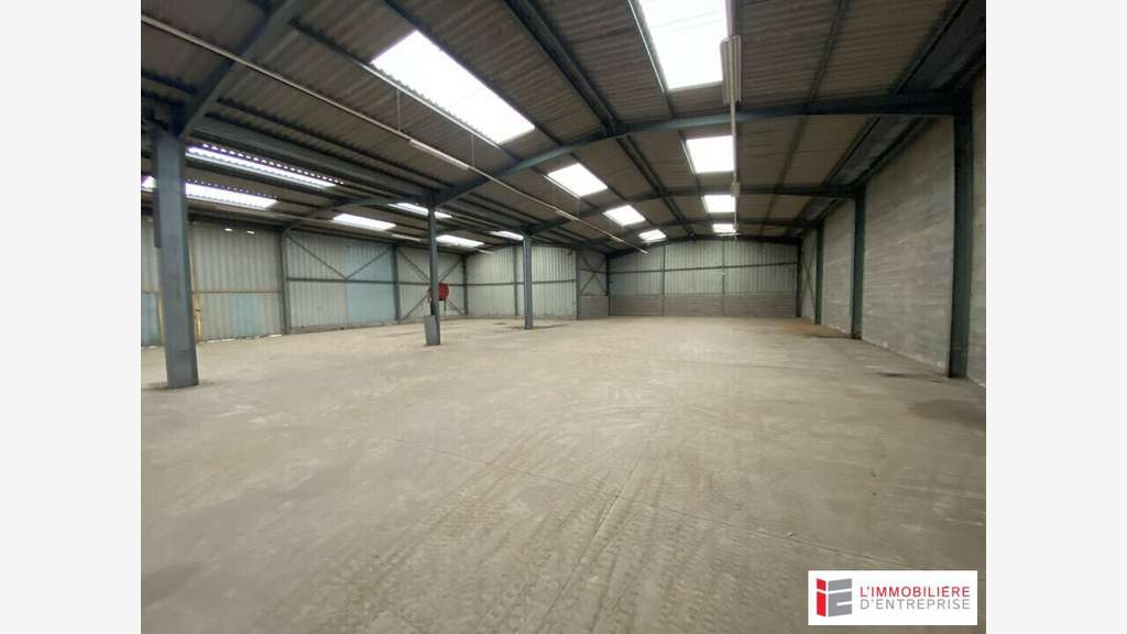 AV local 1000m² Saint-Jacques ZI Haie des Cognets