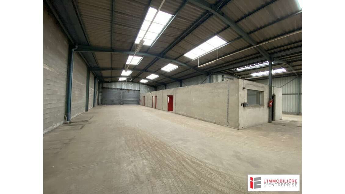 AV local 1000m² Saint-Jacques ZI Haie des Cognets