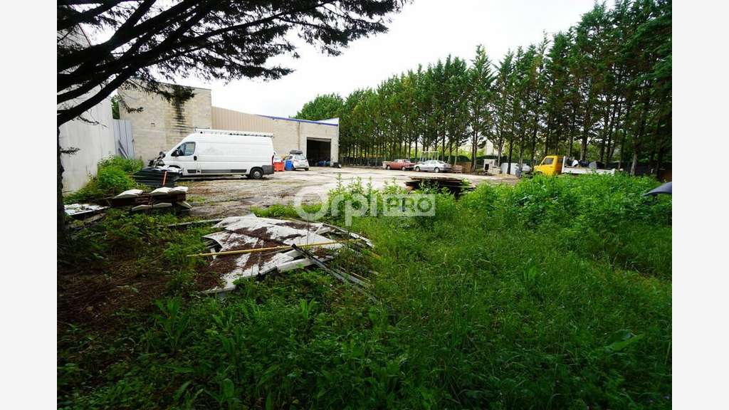 AV local d'activité 450m² à Saint Apollinaire