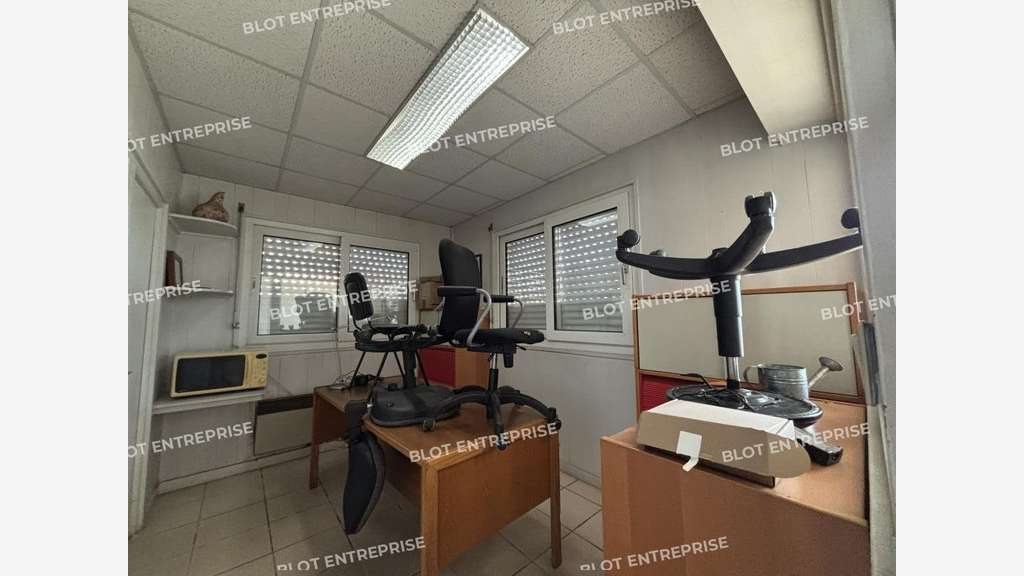 Vente locaux 1 673m² à Saint-Julien-de-Concelles