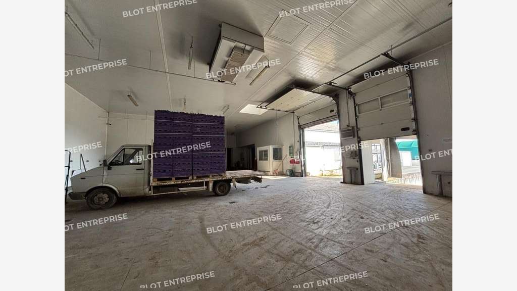 Vente locaux 1 673m² à Saint-Julien-de-Concelles