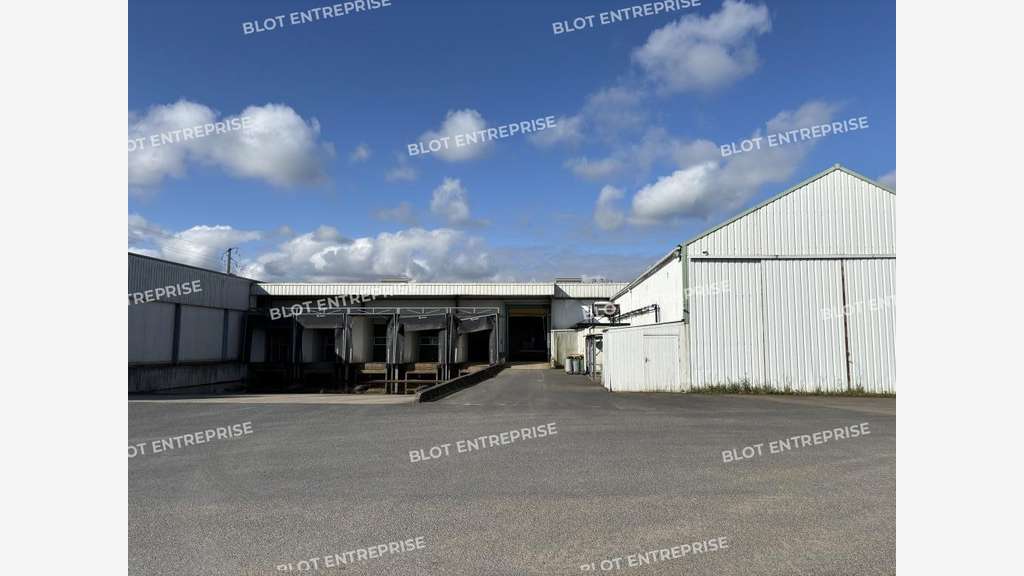 Vente locaux 1 673m² à Saint-Julien-de-Concelles