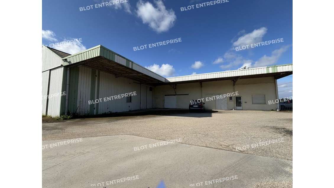 Vente locaux 1 673m² à Saint-Julien-de-Concelles