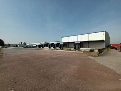 À louer entrepôt logistique 4 715m² à Sandouville