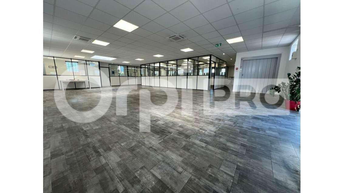 Local d'activité à vendre à Saulx-les-Chartreux