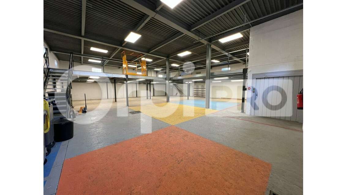 Local d'activité à vendre à Saulx-les-Chartreux