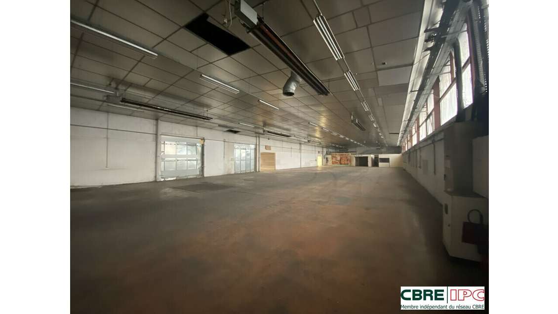 Vente entrepôt 2800m² sur 4231m² à Serres Castet