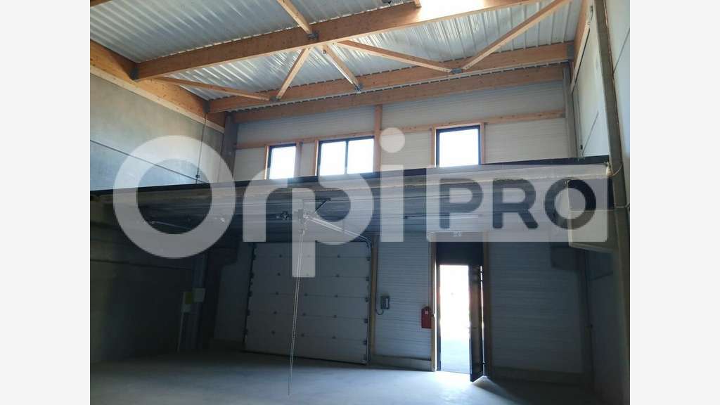 Vente local neuf 150m² à Vailhauquès ZAC Bel-Air