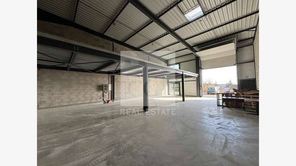 Vente local d'activité 222m² ZI Villette-d'Anthon