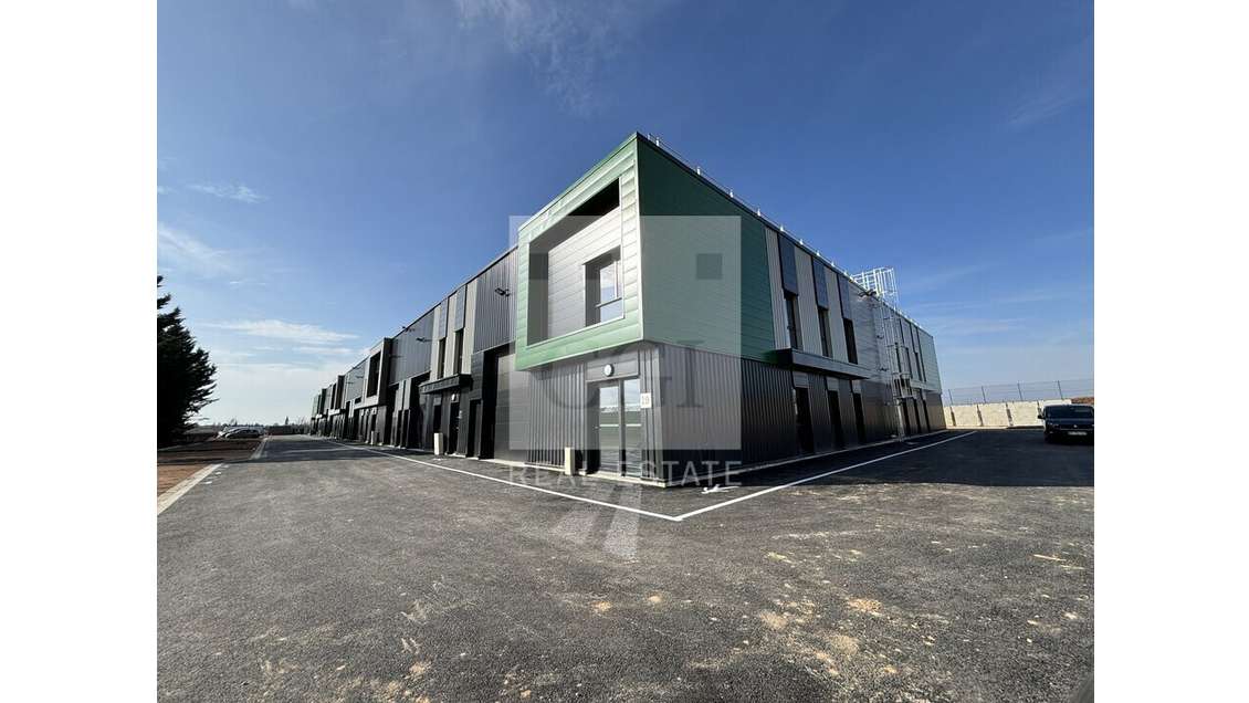 Vente local d'activité 222m² ZI Villette-d'Anthon