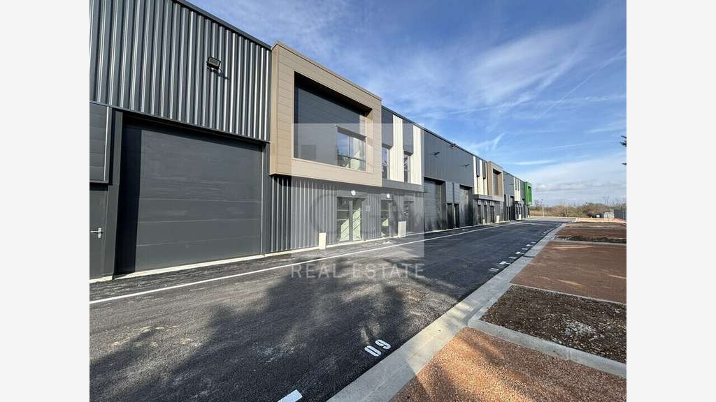 Vente local d'activité 222m² ZI Villette-d'Anthon