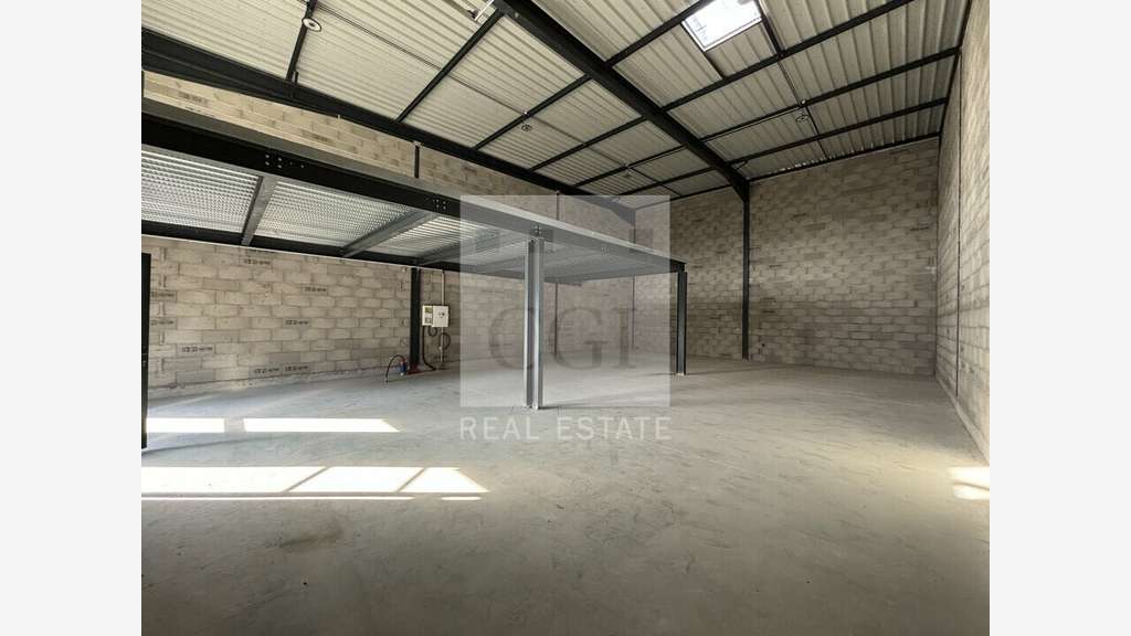 Vente local d'activité 222m² ZI Villette-d'Anthon