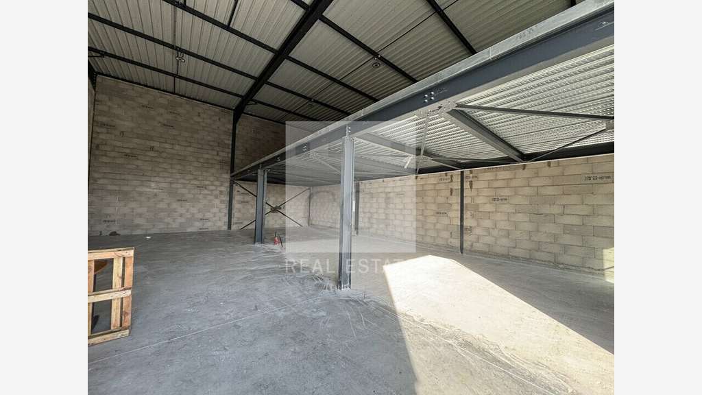 Vente local d'activité 222m² ZI Villette-d'Anthon