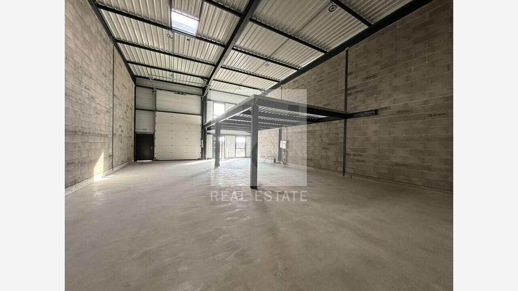 Vente local d'activité 222m² ZI Villette-d'Anthon
