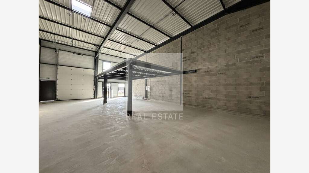 Vente local d'activité 222m² ZI Villette-d'Anthon