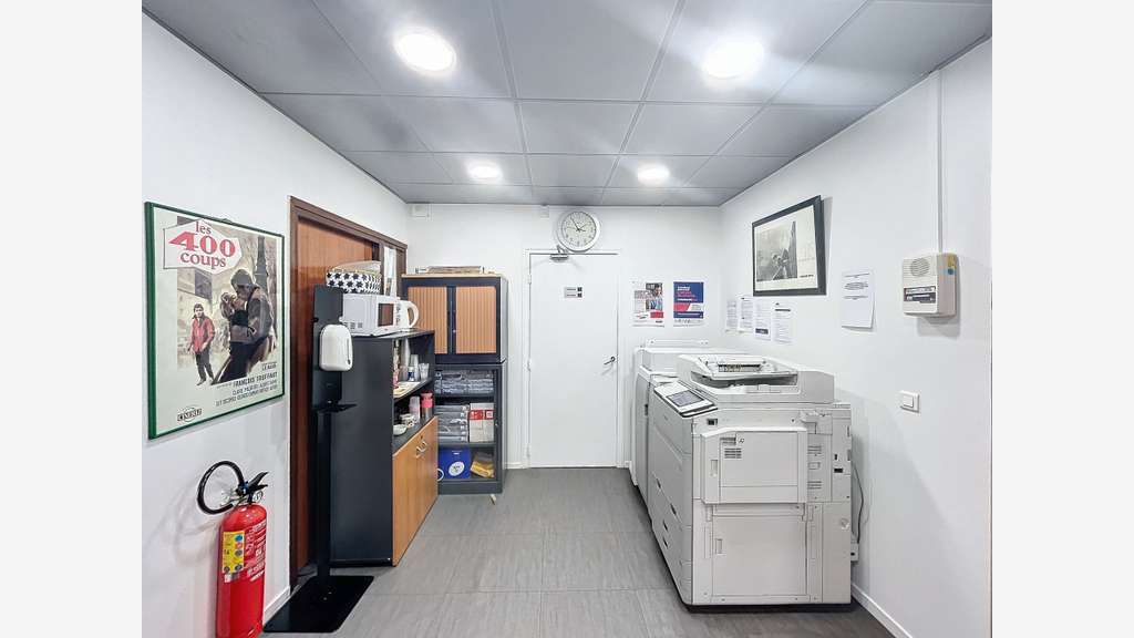 Vente local commercial 220m² ERP5 PMR à Paris 20e