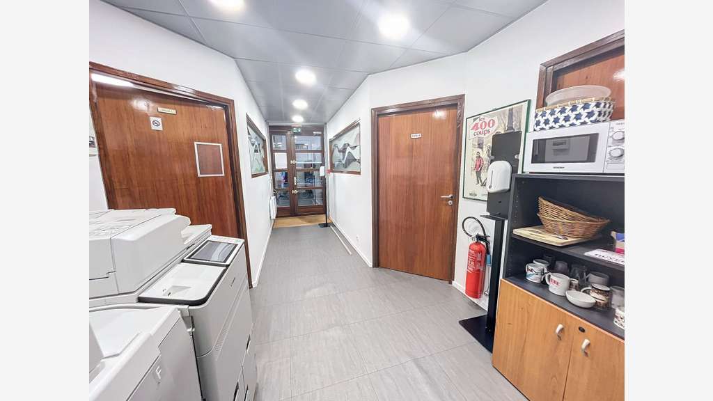 Vente local commercial 220m² ERP5 PMR à Paris 20e