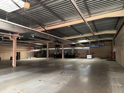 Vente murs ancien supermarché 950m² à Uzerche
