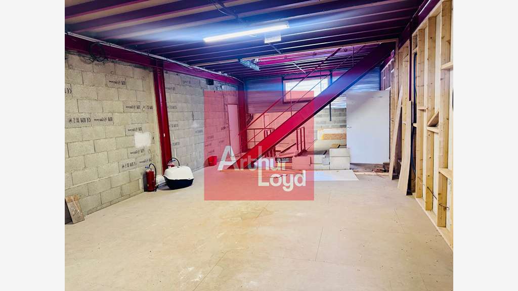 A vendre espaces 400m² en étage à Agen
