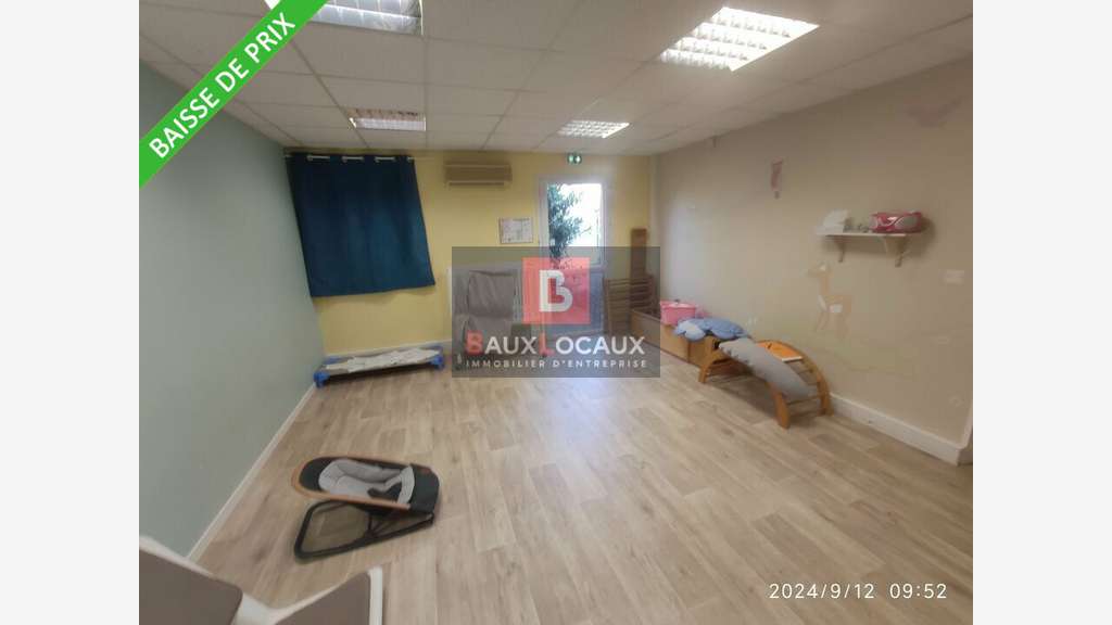 AV local commercial 164 m² Avignon empl privil.