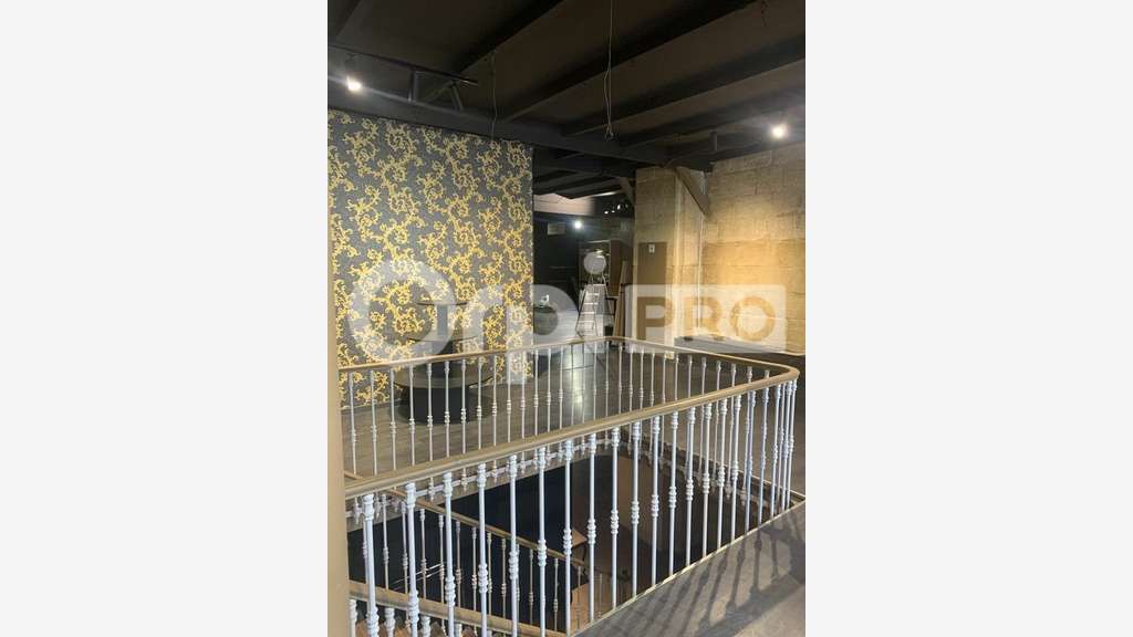 Vente local commercial 350m² à Bordeaux centre