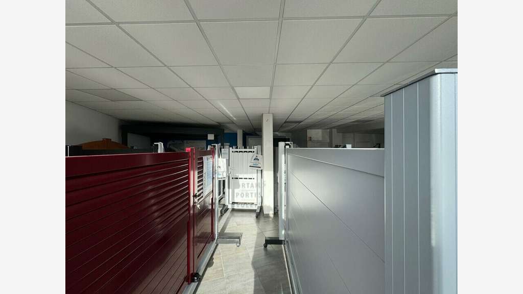 A vendre local 280m² sur axe stratégique à Brest