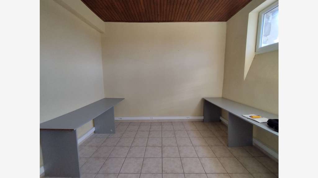 AV local commercial 130m² exterieur 119m² à Cahors