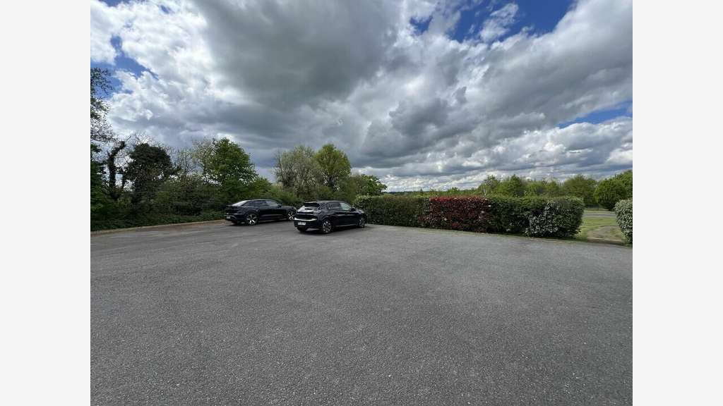 Local commercial 280m² à Chasseneuil-sur-Bonnieure