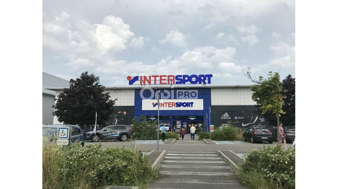 Local 2264m² zone commerciale nord à Colmar