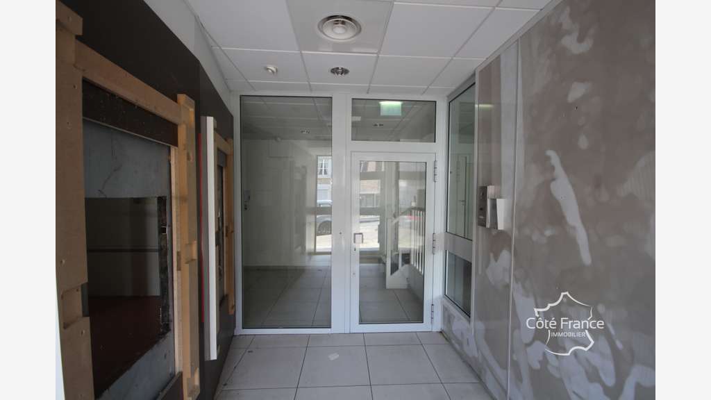 Vente grand local commercial de 218m² à Fumay