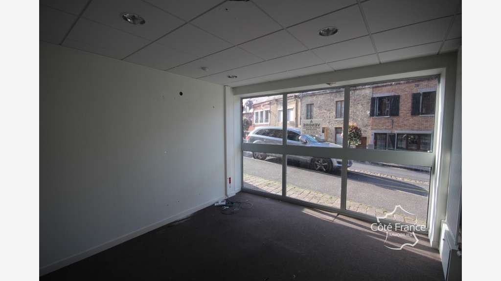 Vente grand local commercial de 218m² à Fumay