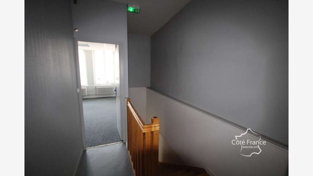 Vente grand local commercial de 218m² à Fumay