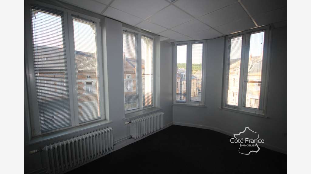 Vente grand local commercial de 218m² à Fumay