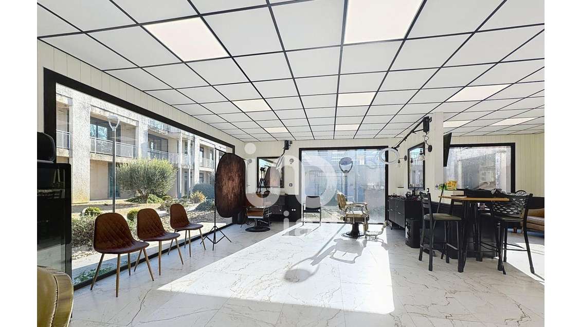 DAB local commercial 70m² à L'Isle-sur-la-Sorgue