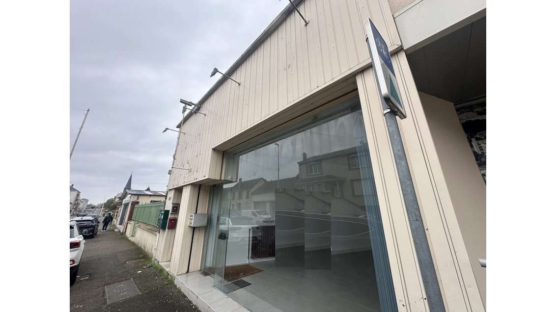 Local commercial 44m² à vendre à Lucé