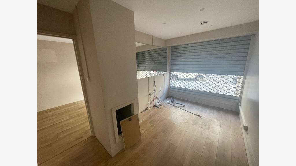 A vendre local 66m² rue Juliette-Récamier Lyon 6e