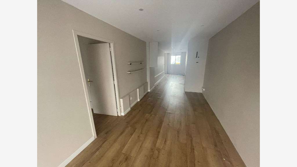 A vendre local 66m² rue Juliette-Récamier Lyon 6e