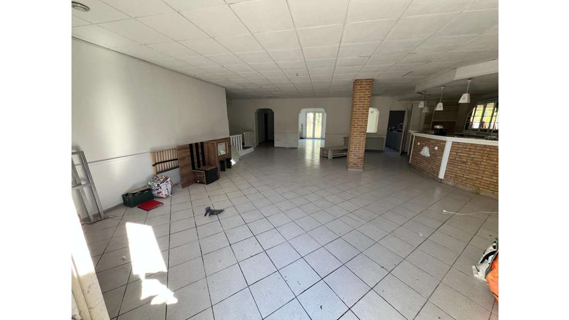 AV local commercial 165m² empl stratégique à Marly