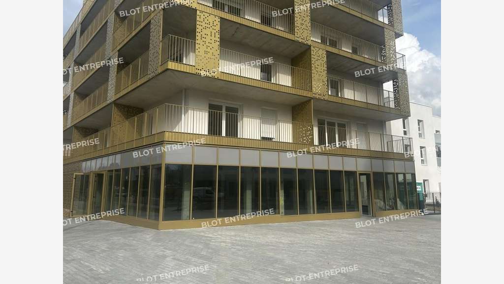 A vendre locaux commerciaux 142m² neufs à Nantes