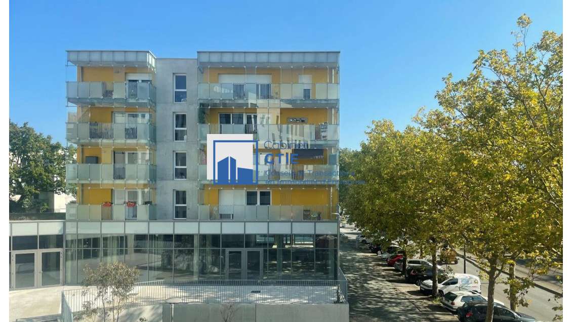 Local neuf tramway, terrasse, restauration ok