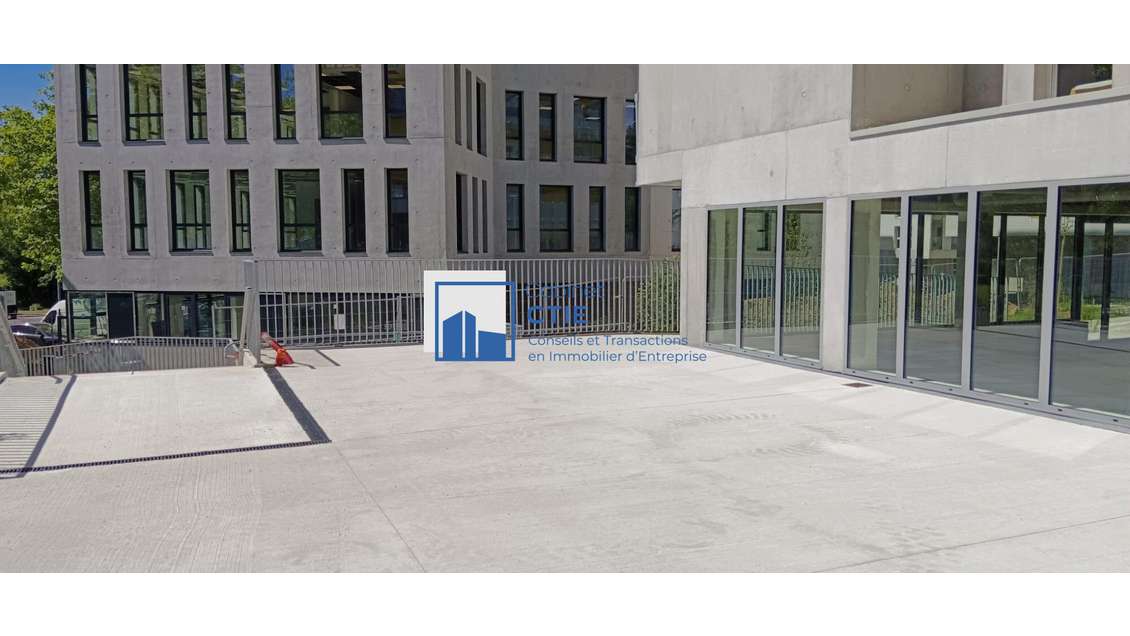 Vente local 214m² neuf pied de tramway à Nantes