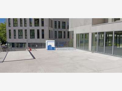 Vente local 214m² neuf pied de tramway à Nantes